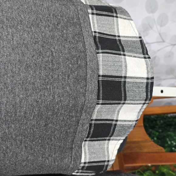 Cozy Plaid Trim Hoodie - Picture 5 of 10